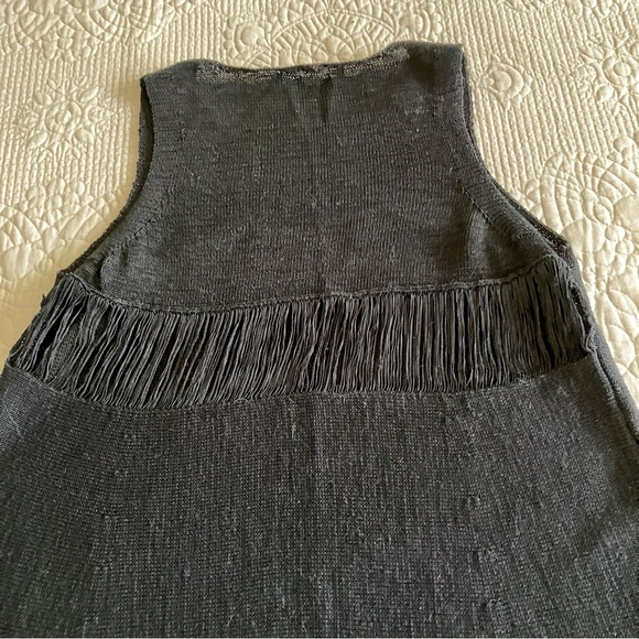 Like New One Grey Day black linen mix sleeveless hi/lo top - Picture 6 of 14